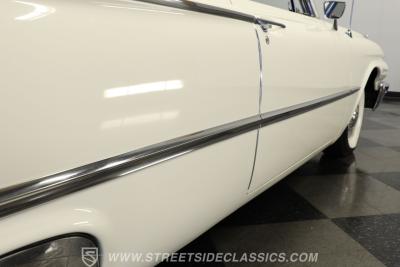 1961 Ford Galaxie Starliner