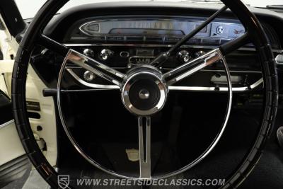 1961 Ford Galaxie Starliner