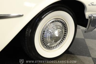 1961 Ford Galaxie Starliner