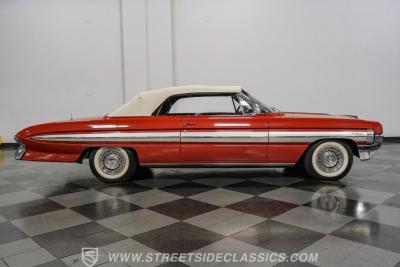 1961 Oldsmobile Starfire Convertible