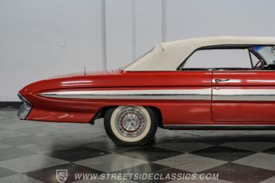 1961 Oldsmobile Starfire Convertible