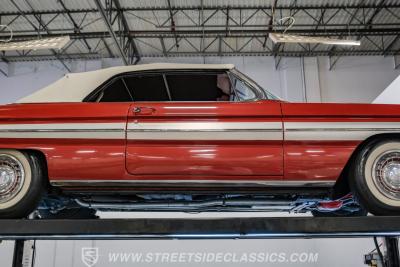 1961 Oldsmobile Starfire Convertible