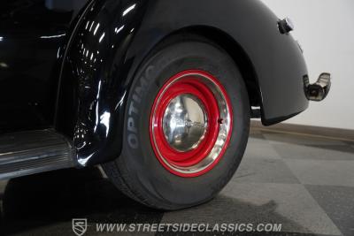 1940 Ford Deluxe Coupe