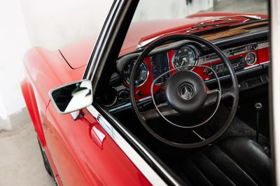 1968 Mercedes - Benz 280 SL Pagode