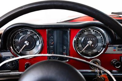 1968 Mercedes - Benz 280 SL Pagode