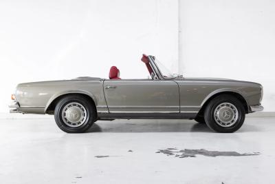 1968 Mercedes - Benz 280 SL