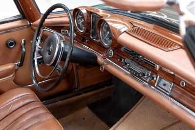 1967 Mercedes - Benz W112 300 SE Cabriolet