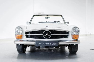 1967 Mercedes - Benz 250SL Pagode