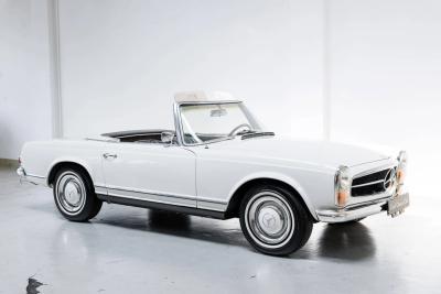 1967 Mercedes - Benz 250SL Pagode