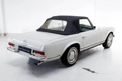 1967 Mercedes - Benz 250SL Pagode