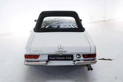 1967 Mercedes - Benz 250SL Pagode