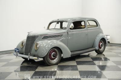 1937 Ford Tudor Sedan