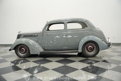 1937 Ford Tudor Sedan