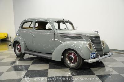 1937 Ford Tudor Sedan