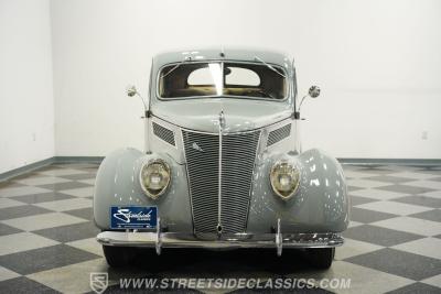 1937 Ford Tudor Sedan