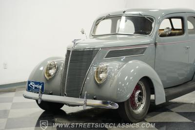 1937 Ford Tudor Sedan