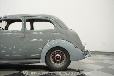 1937 Ford Tudor Sedan