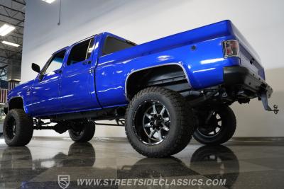 1984 Chevrolet K30 Silverado 4X4 3+3 CREW
