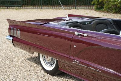 1960 Ford Thunderbird Convertible V8 352 ci
