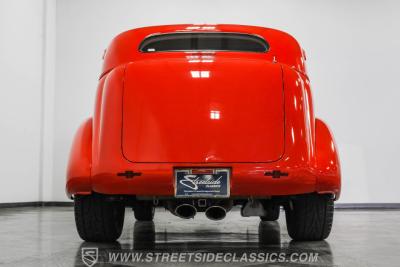 1937 Chevrolet Master Deluxe Sedan Street Rod