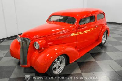 1937 Chevrolet Master Deluxe Sedan Street Rod