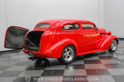 1937 Chevrolet Master Deluxe Sedan Street Rod
