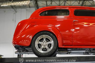 1937 Chevrolet Master Deluxe Sedan Street Rod