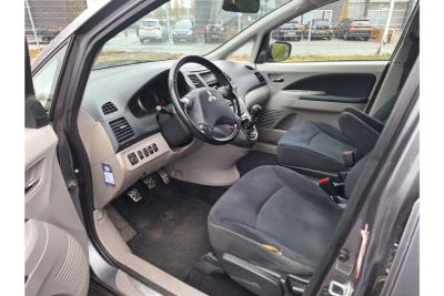 2010 Mitsubishi Grandis