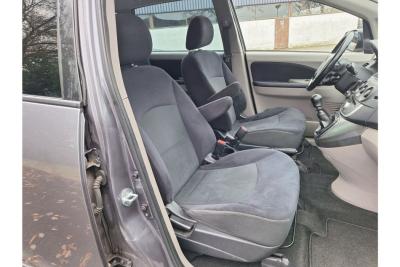 2010 Mitsubishi Grandis