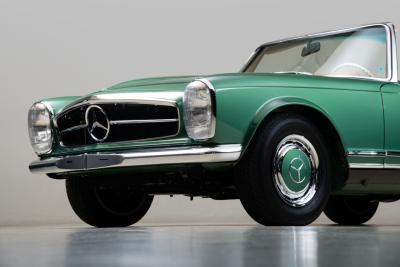 1970 Mercedes - Benz 280SL