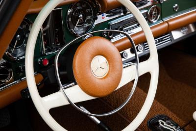 1970 Mercedes - Benz 280SL