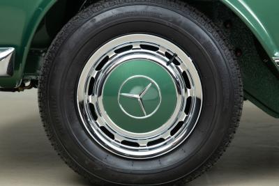 1970 Mercedes - Benz 280SL