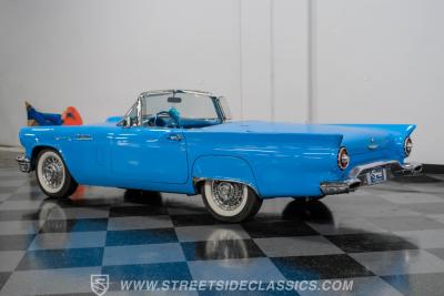 1957 Ford Thunderbird