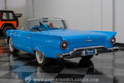 1957 Ford Thunderbird