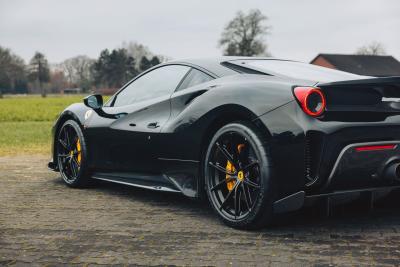 2020 Ferrari 488 PISTA