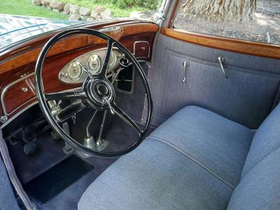 1933 Lincoln Twelve KA Sedan