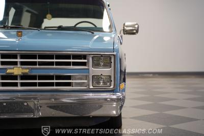 1986 Chevrolet Suburban Restomod