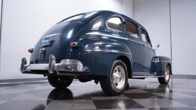 1947 Ford Deluxe Sedan