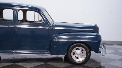 1947 Ford Deluxe Sedan