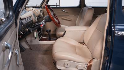 1947 Ford Deluxe Sedan