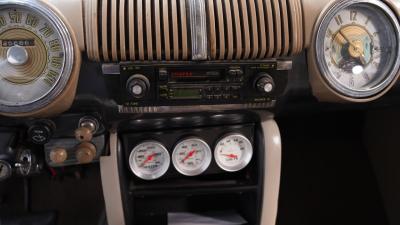 1947 Ford Deluxe Sedan