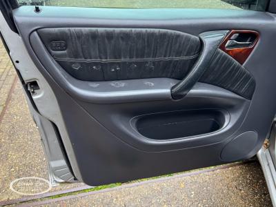 2000 Mercedes - Benz 320