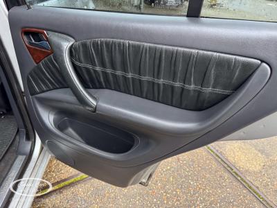 2000 Mercedes - Benz 320