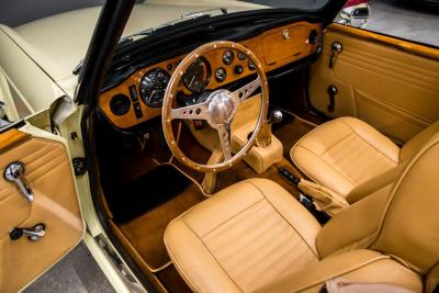 1971 Triumph FUEL INJECTED OVERDIVE TR6