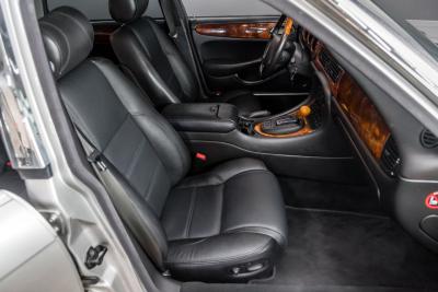 1999 Jaguar XJR SUPERCHARGED V8