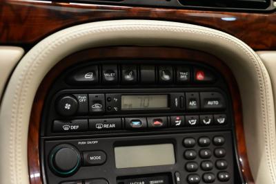 1999 Jaguar XJR SUPERCHARGED V8