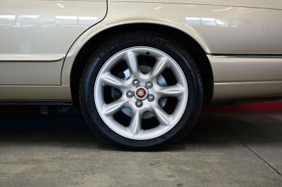1999 Jaguar XJR SUPERCHARGED V8