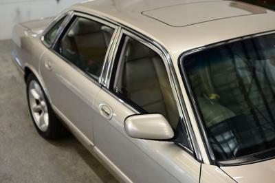 1999 Jaguar XJR SUPERCHARGED V8