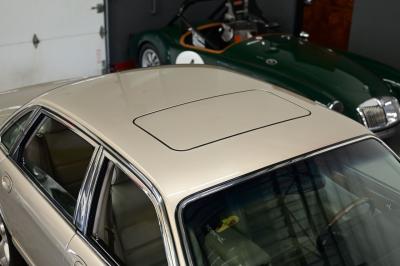 1999 Jaguar XJR SUPERCHARGED V8