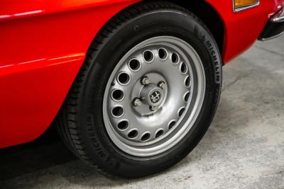 1975 Alfa Romeo 2000 Spider Veloce